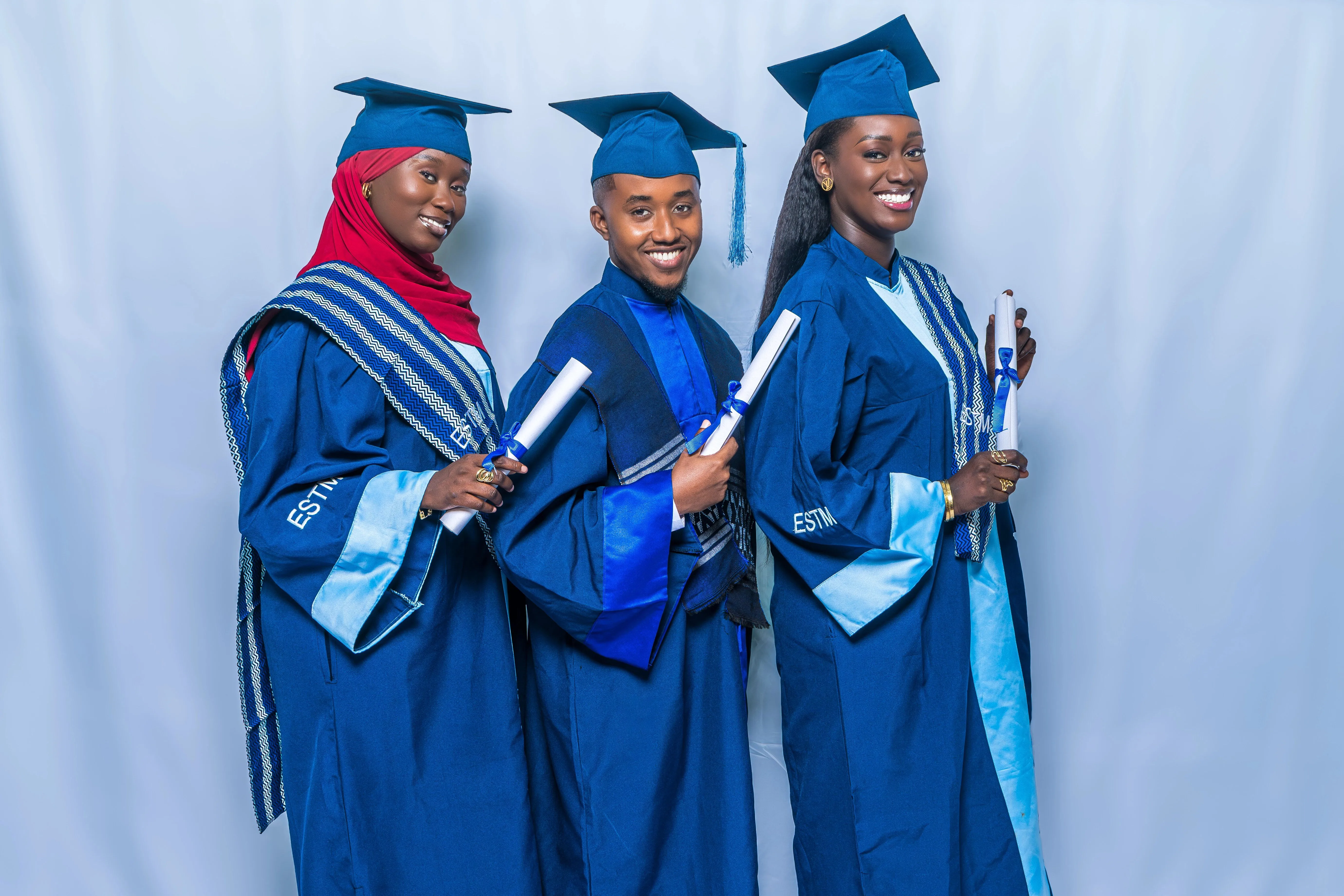 Diplômés ESTM lors de la cérémonie