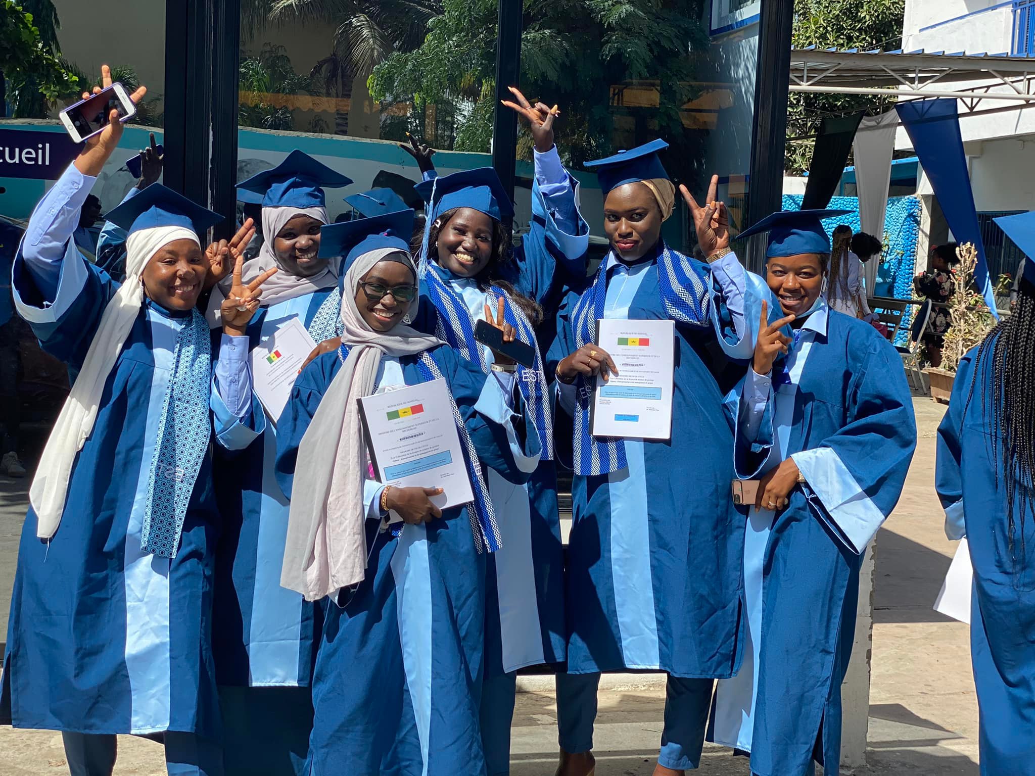 Diplômés ESTM lors de la cérémonie